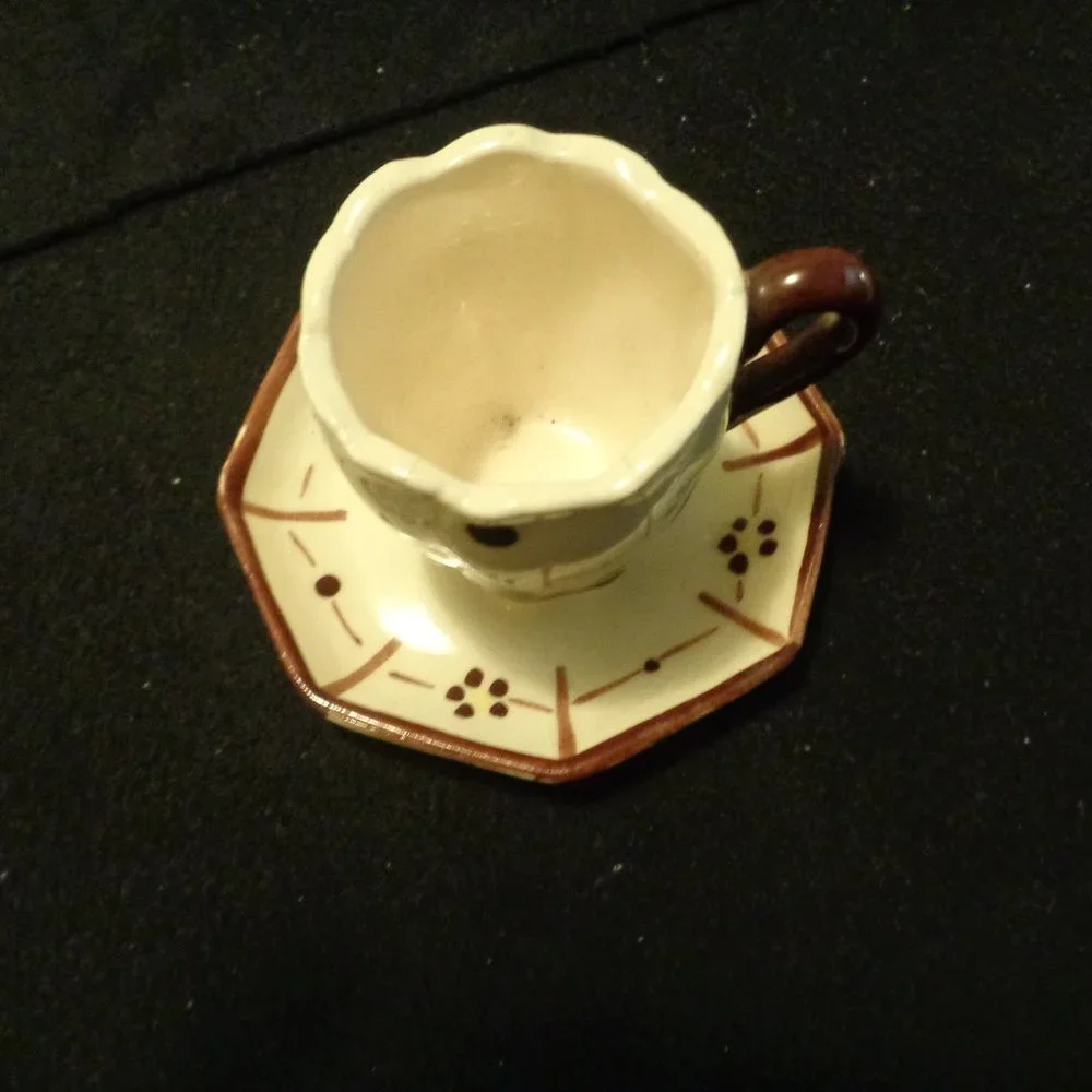 VINTAGE FAIRYCORE SM POTTERY TEACUP & SAUCER BROWN CREAM
